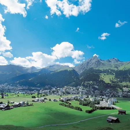 索拉利亚酒店式公寓