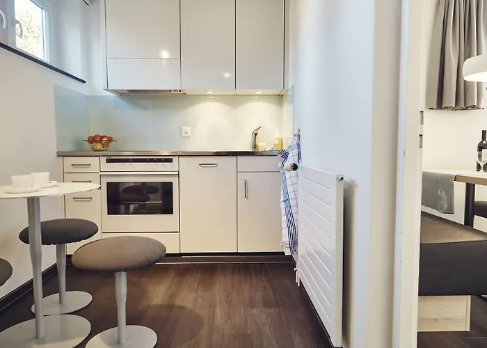 索拉利亚酒店式公寓 3*