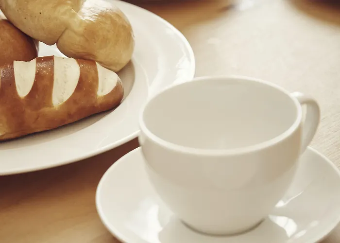 索拉利亚酒店式公寓 3*