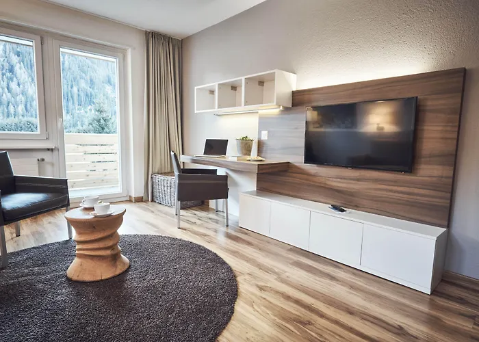 Serviced By Solaria Apartahotel 3*