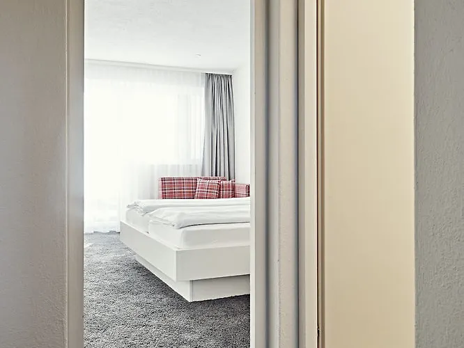 Serviced By Solaria Apartahotel 3*