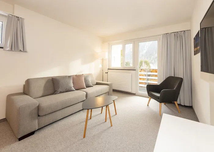 Serviced By Solaria 3*